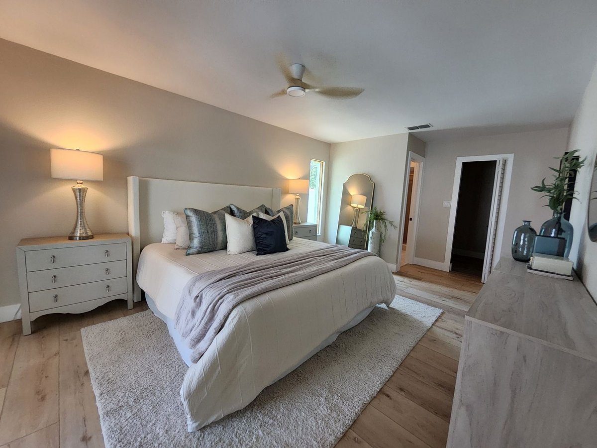 Dunedin Stoneybrook guest bedroom staging